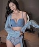 ブルー