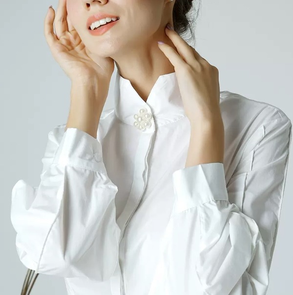 トップス ブラウス 長袖 スタンドカラー デザイン ボタン タック 美ライン ニュアンス 装飾 2点セット ツーピース お得 カラバリ セレブファッション エディター かわいい 大人可愛い きれいめ