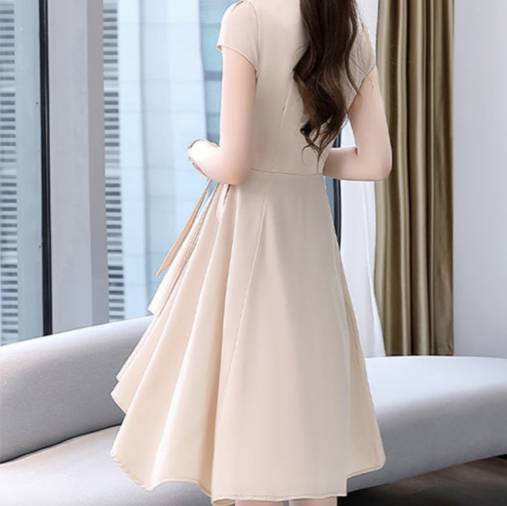 ワンピース デート ミモレ ミモレ丈 袖あり Vネック かわいい 大人可愛い きれいめ シンプル カジュアル 大人 上品 おしゃれ お洒落 主役級 存在感 夏 10代 20代 30代 レディース