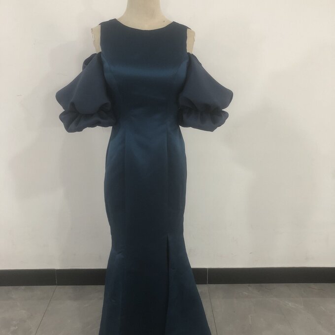 可愛い！カラードレス 紺 フロントスリット 高みせ 2次会/挙式/前撮り