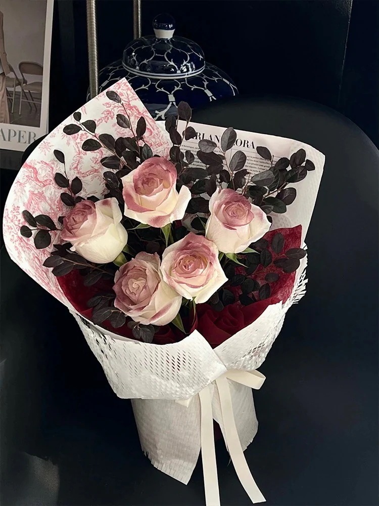 【幸運】5 彼女へのプレゼント 造花 ローズブーケ 彼女への誕生日プレゼント 彼女への告白 彼女へのプレゼント レッド5 彼女へのギフト 造花 ローズブーケ 彼女への誕生日プレゼント