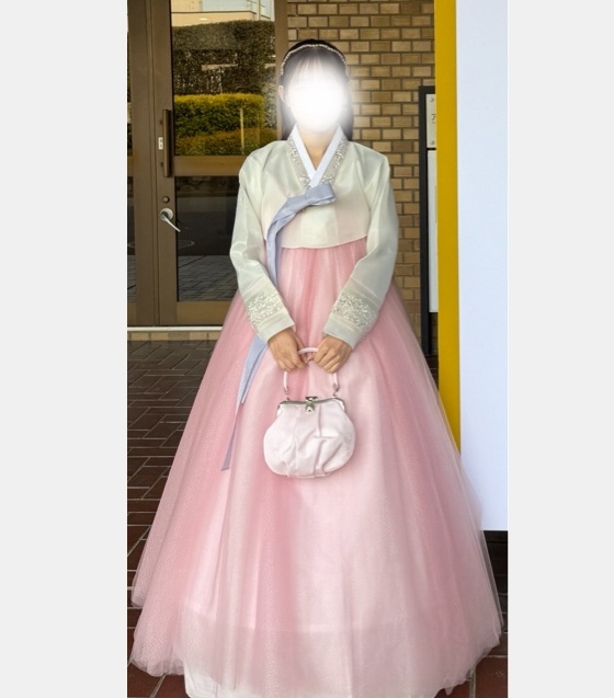 実例写真！オーバードレス 韓国風ドレス ピンク ベアトップ キラキラチュール リボン 花嫁 前撮り