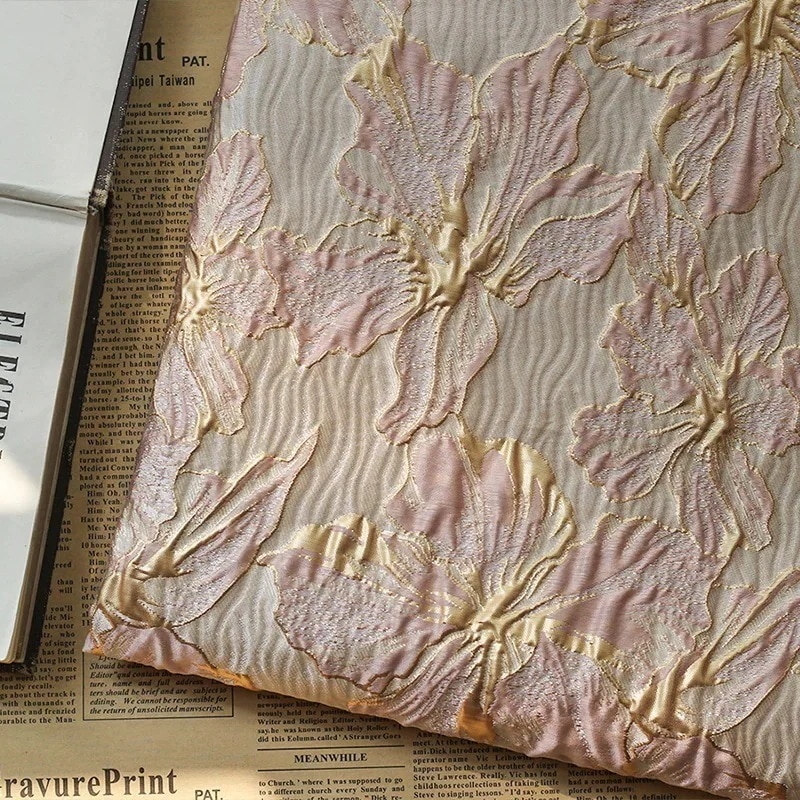 146CMx1M 生地 布 花柄 ジャカード エンボス 布地 金糸花 しわ感 肌理1145124309