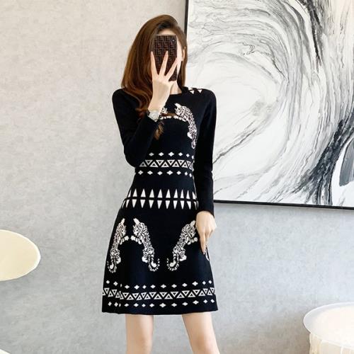 【急速出荷 2025年新作】ワンピース ニットワンピース フレアワンピース 韓国 総柄 幾何学模様 アニマル柄 ラウンドネック 春 秋 冬 長袖 ショート丈 ミニ丈 おしゃれ 可愛い ニット 個性的
