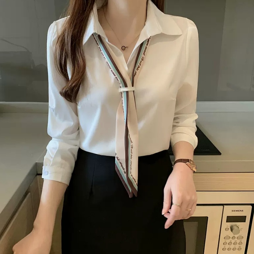 トップス デート シャツ ブラウス カットソー 袖あり 長袖 かわいい 大人可愛い きれいめ シンプル カジュアル 大人 上品 おしゃれ お洒落 主役級 存在感 春 秋 10代 20代 30代