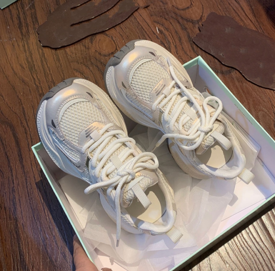 厚底ダッドシューズ（レディース夏2025年新作メッシュ通気性カジュアルスポーツシューズレディース春秋ホワイトフォレストガンプランニングシューズ）