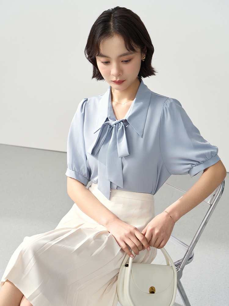 バードさんの青い半袖シャツ女性夏教師はシフォンの正装の上着を着て職業服のシャツを面接した