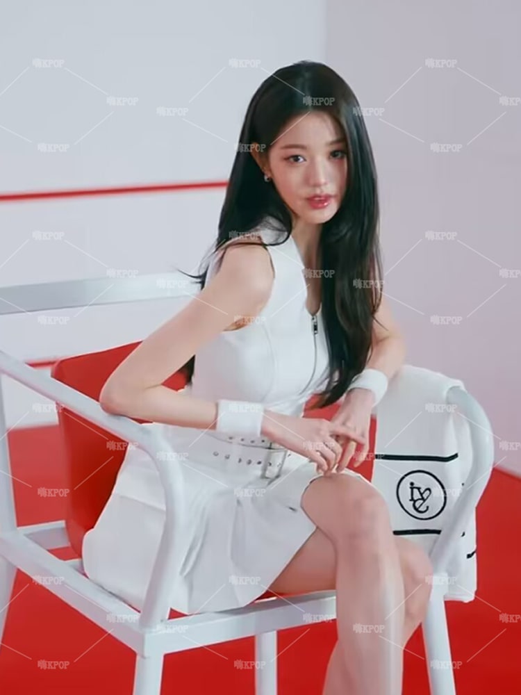 IveGirlGroupZhangYuanyingはコスチュームホワイトテニススポーツドレスジャズダンスパフォーマンス