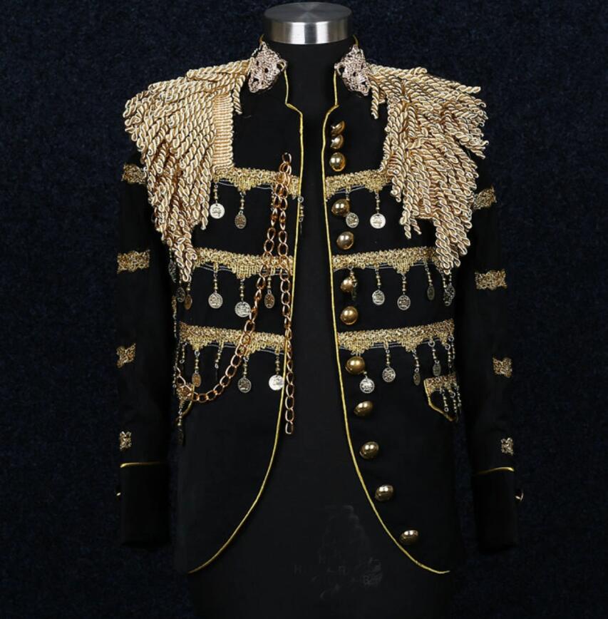 メンズ ステージ衣装 舞台 演出 ４色 スーツ ジャケット ショート丈 立ち襟 おしゃれ フリンジ チェーン コインストラップ 大人 男性 歌手 カラオケ クラブ バー DJ 舞台 スーツ 中世