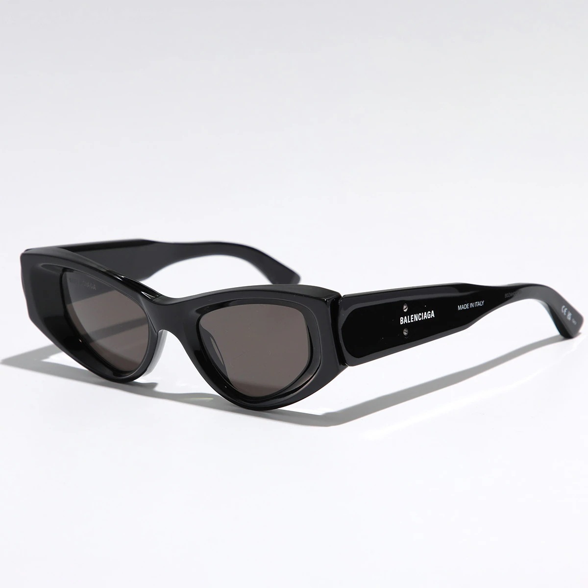 BALENCIAGA バレンシアガ サングラス BB0243S レディース フォックス型 キャットアイ型 ロゴ セルフレーム アイウェア 001/BLACK-BLACK-GREY