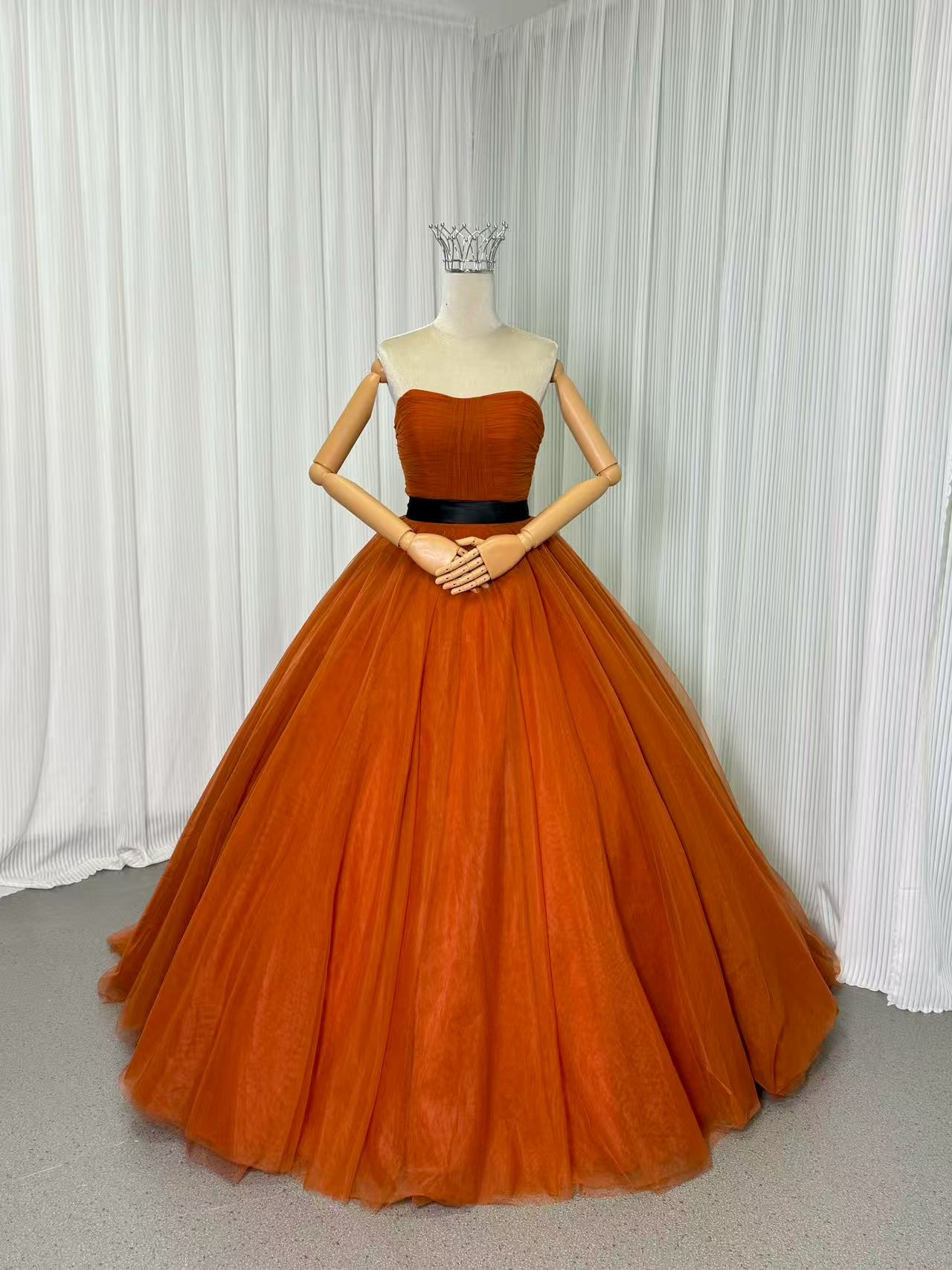 カラードレス オレンジ ベアトップ チュールスカート サッシュベルト Aライン 編み上げ 披露宴