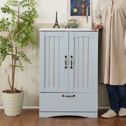 キャビネット 収納 カントリー調 姫系 飾り棚 引き出し おしゃれ 北欧 白 扉付き