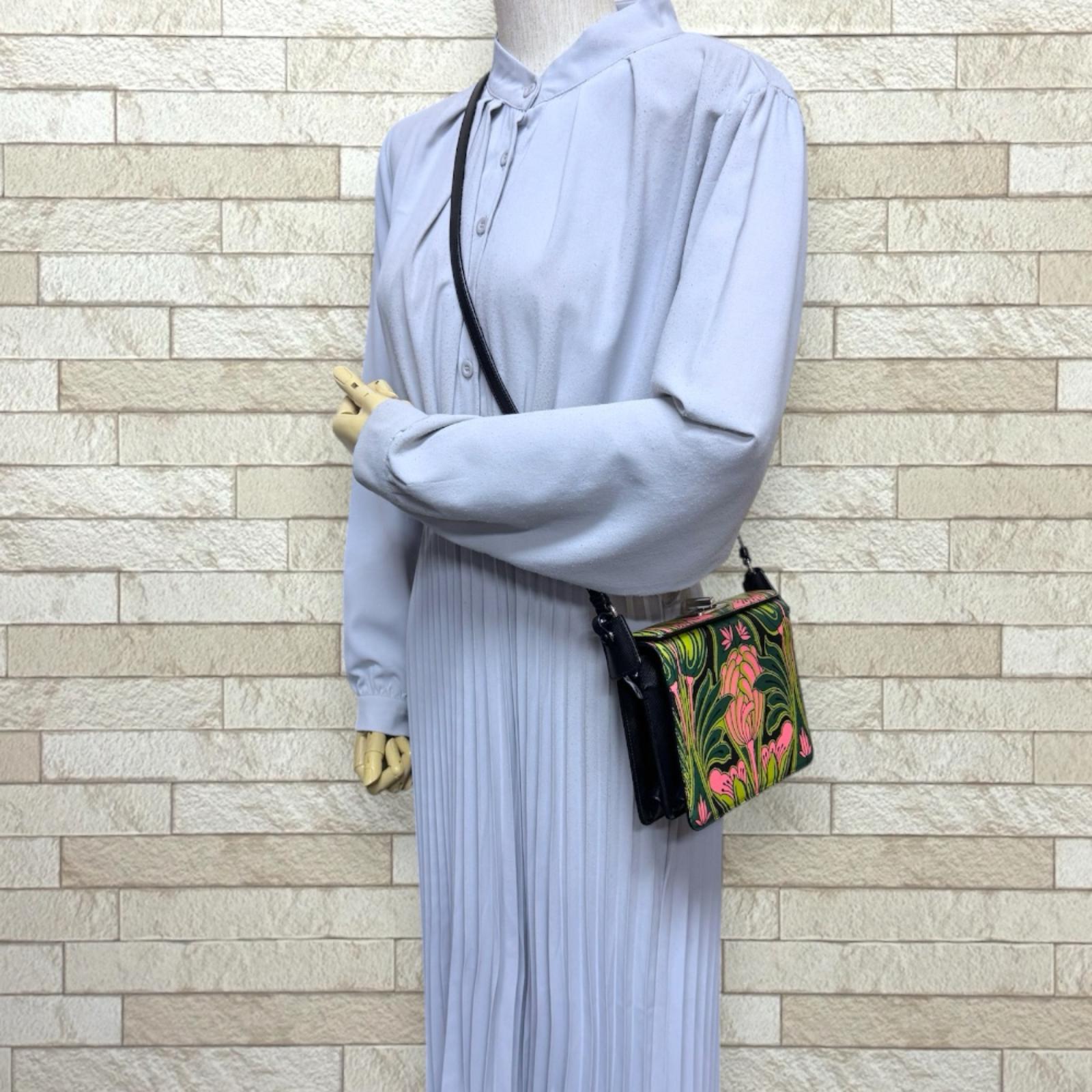 プラダ ショルダーバッグ レザー グリーン PRADA 中古 美品