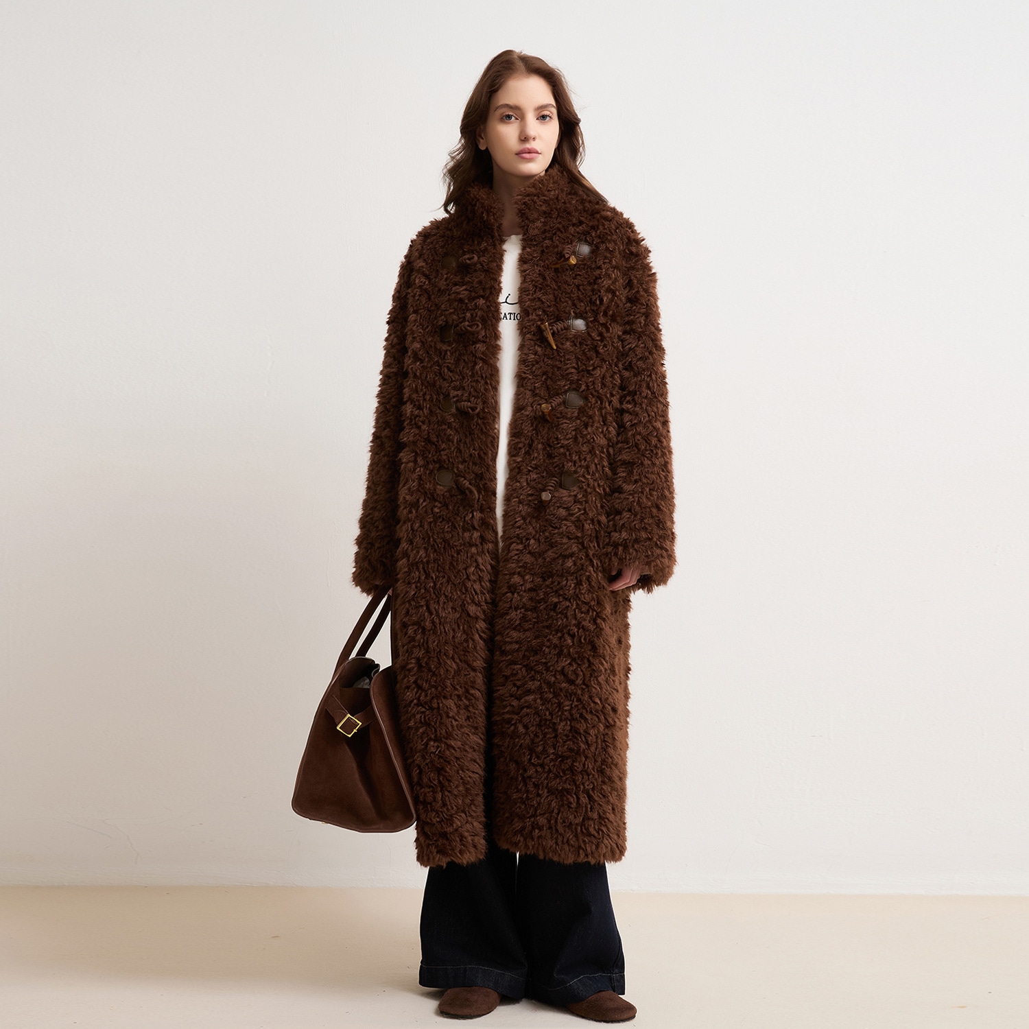 女性用ハーフカールラムウールコート怠惰なスタイルのホーンバックル柔らかくワックスのようなミルクファーコート秋冬の厚手のファーコート