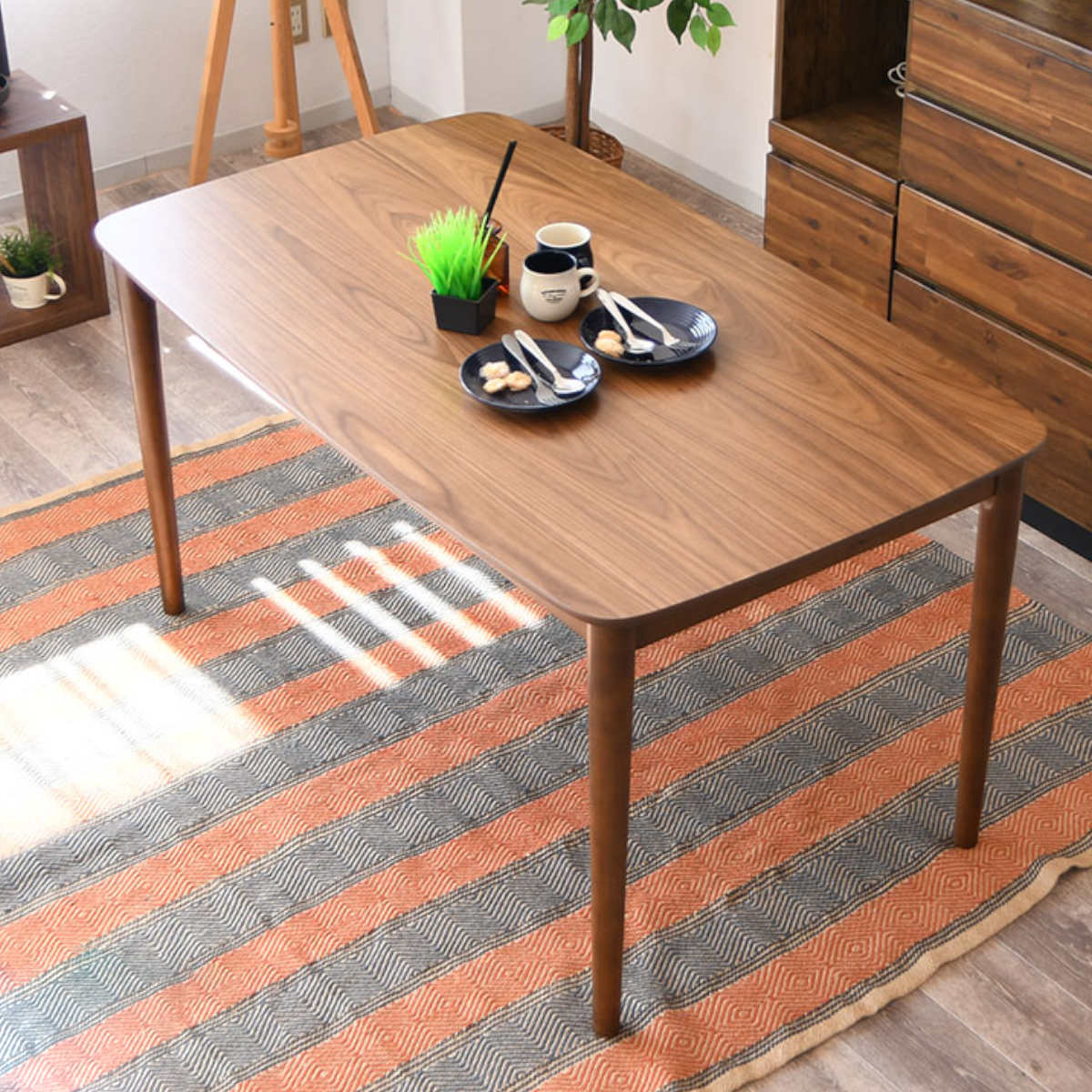 ダイニングテーブル 幅135cm ゴルド 4人掛け 引き出し 収納付き 食卓 テーブル 長方形 ウォールナット突板 木目 天然木 木製