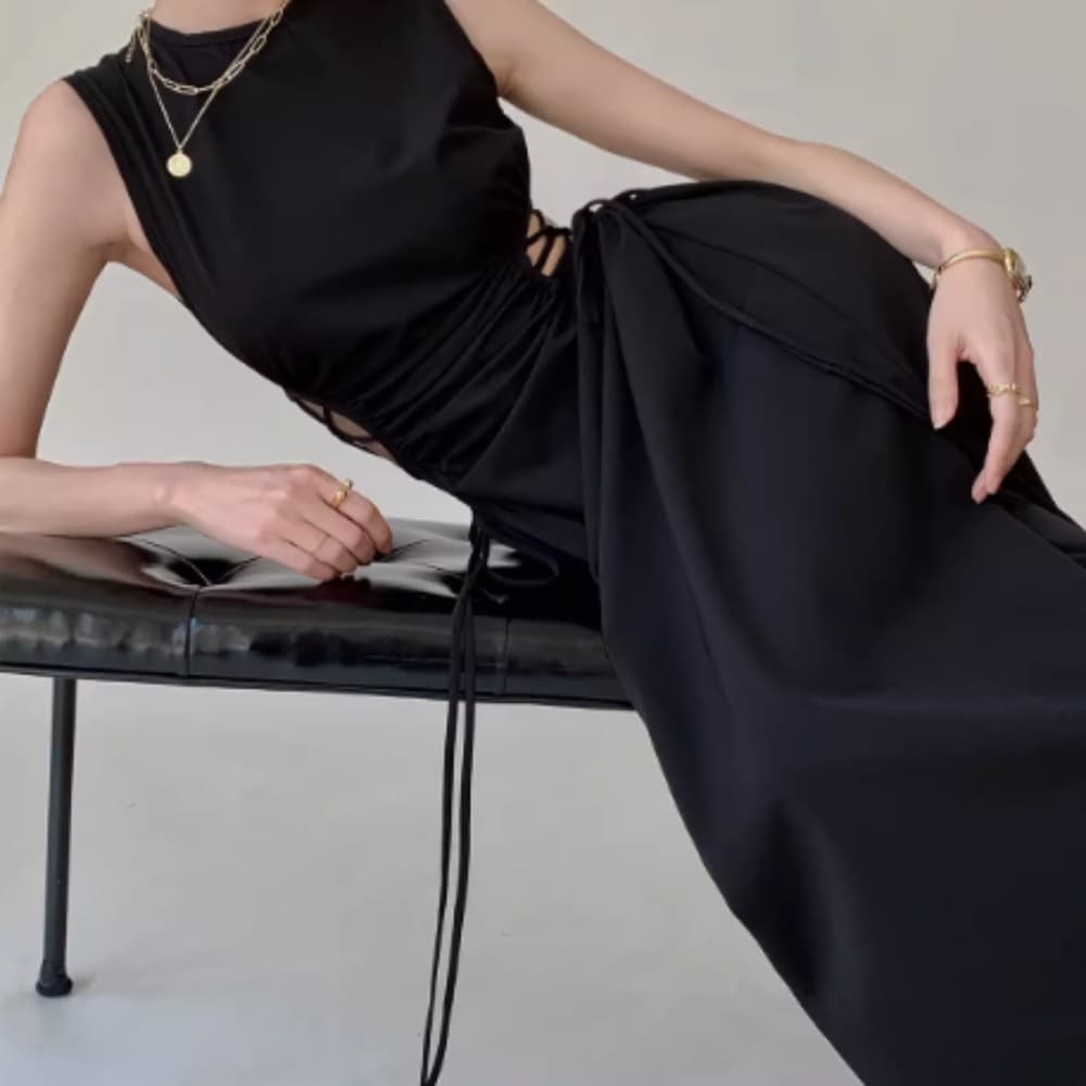 ワンピース ロングワンピース ノースリーブワンピース ロング丈 かわいい 大人可愛い きれいめ シンプル 上品 おしゃれ かっこいい レトロ こなれ感 個性的 主役級 存在感 抜け感 無地 春 夏