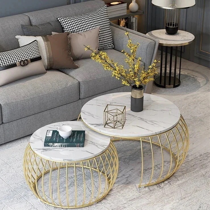 大理石調の小さな丸テーブルメガ割