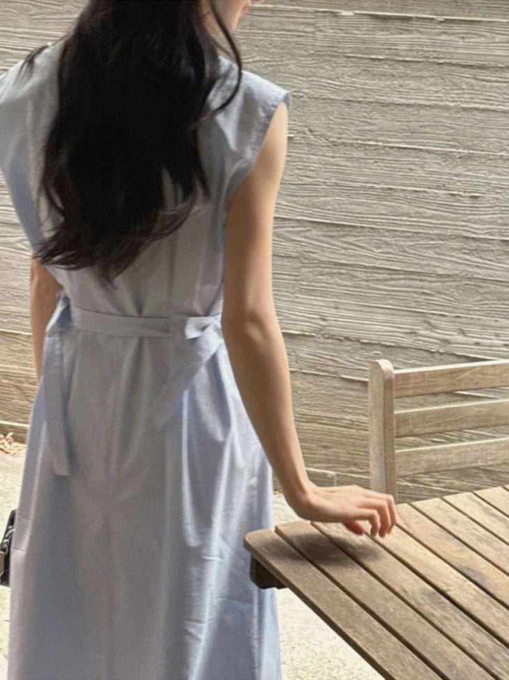 【急速出荷!】Vネック ワンピース ノースリーブ レディース 春 夏 Aライン ロングワンピース きれいめ 大人 可愛い ゆったり シンプル カジュアル フレアワンピース 韓国ファッション 6,360円