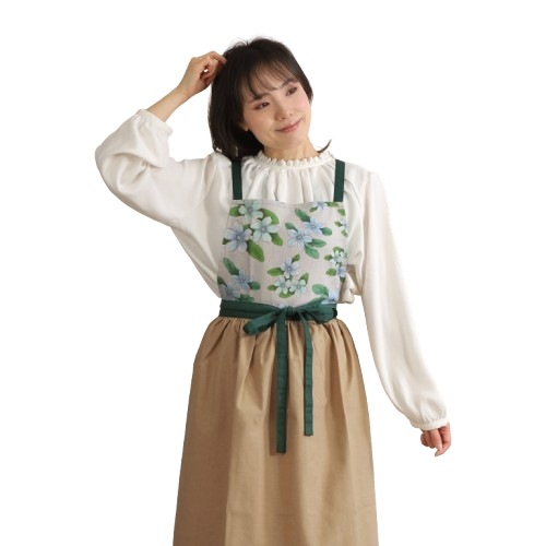 山野草 野菜花 ハーブ をモチーフしたドレスエプロン ルリトウワタ柄 D-0010 リネン素材 肩紐落ちない ギャザー入りで動きやすい 着たまま外出可能 刺繍エンブレム 140cm-160cm