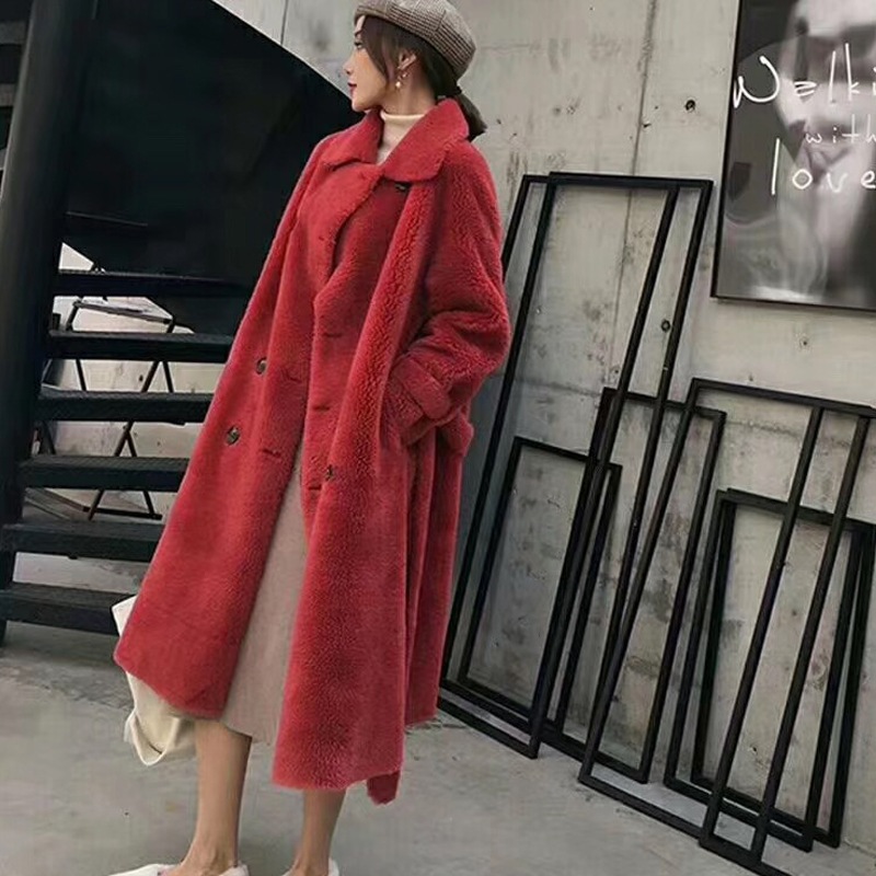 2024 冬の新しいスタイルの毛皮統合されたミッドレングススリムフィット子羊の毛皮の穀物羊の毛刈りコート女性のための