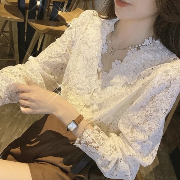 トップス ブラウス 袖あり 長袖 薄レース袖 フリル Vネック 大人可愛い きれいめ 大人 上品 おしゃれ 大人可愛い 大人女子 こなれ感 クール モード系 モダン 主役級 存在感 OL 春 夏 秋