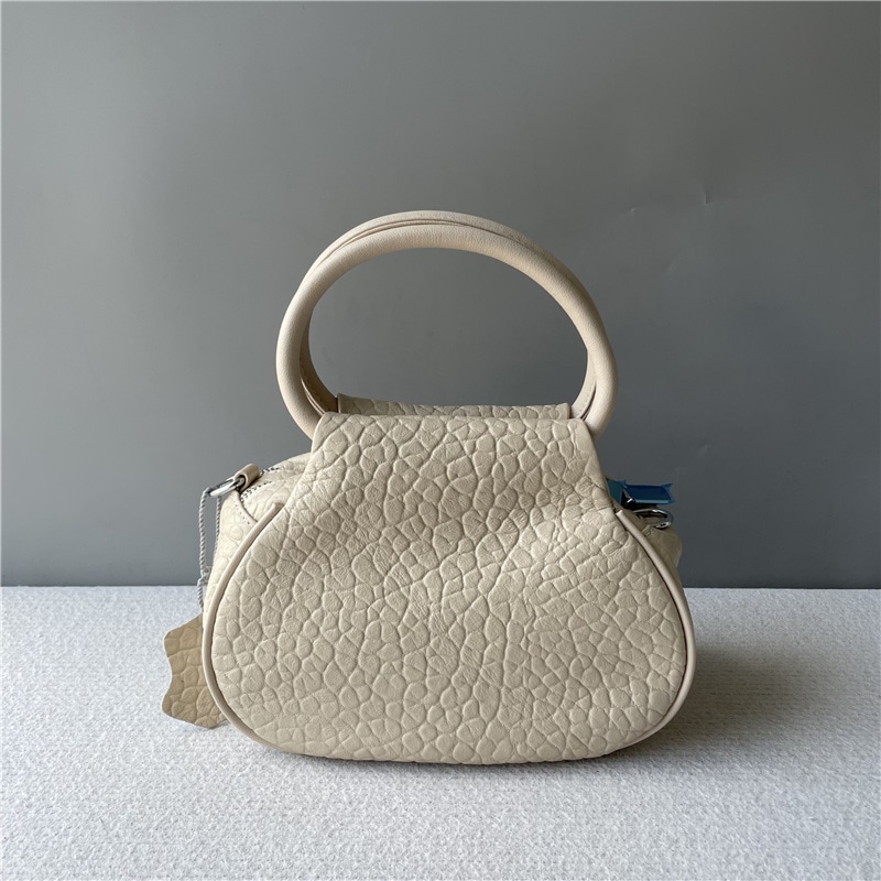 バッグ かばん 鞄 レディースバック ハンドバッグ ファスナー 仕切り 革製 丸型 小さめ コンパクト ミニバッグ 便利 軽量 かわいい 大人可愛い きれいめ シンプル カジュアル 大人 上品 7,726円