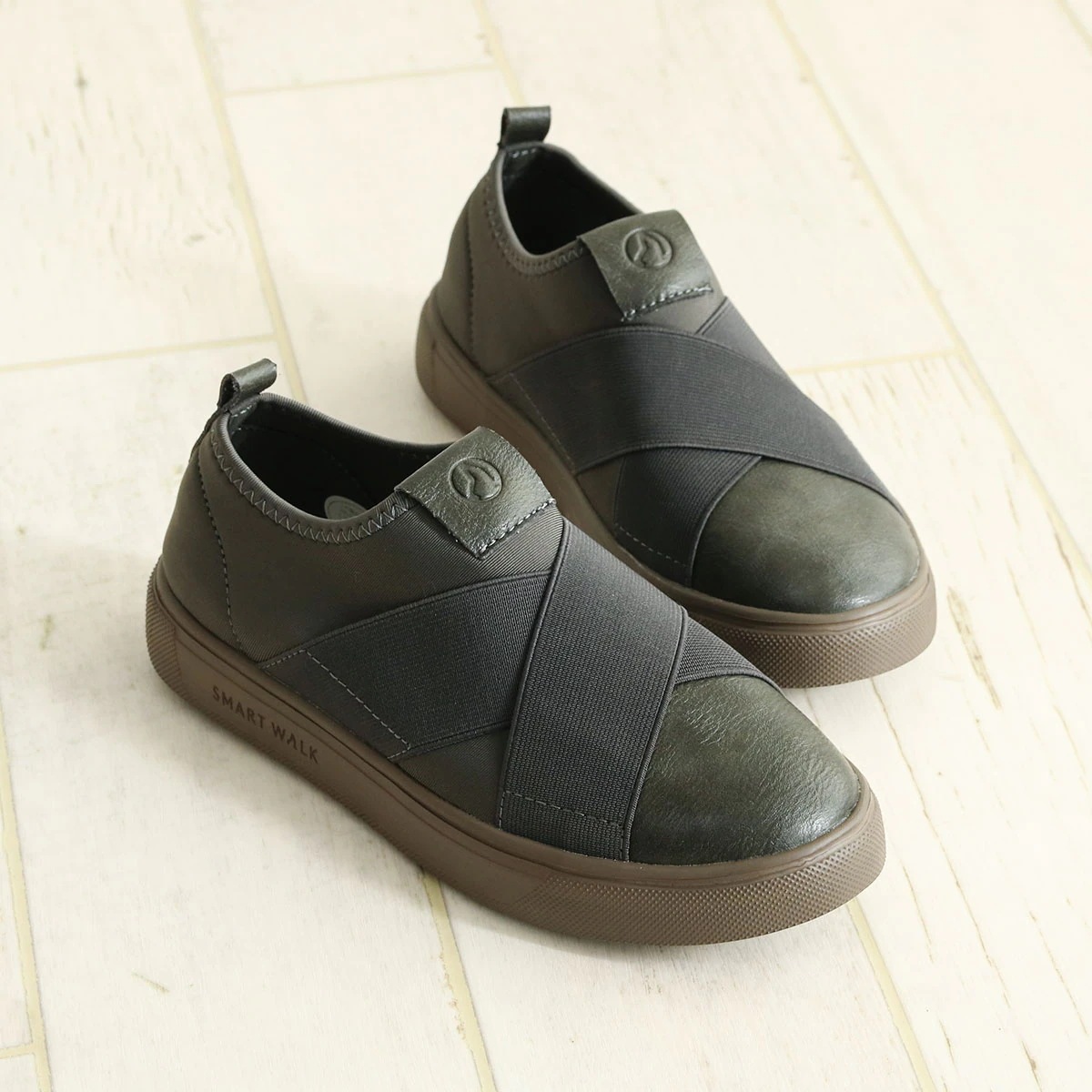 スリッポン レディース おしゃれ ツボ押し 凸凹インソール 衝撃吸収 婦人 靴 足裏マッサージ 疲れにくい 土踏まず アーチサポート 立ち仕事 運動 カジュアルシューズ 撥水 黒 グレー ベージュ ス