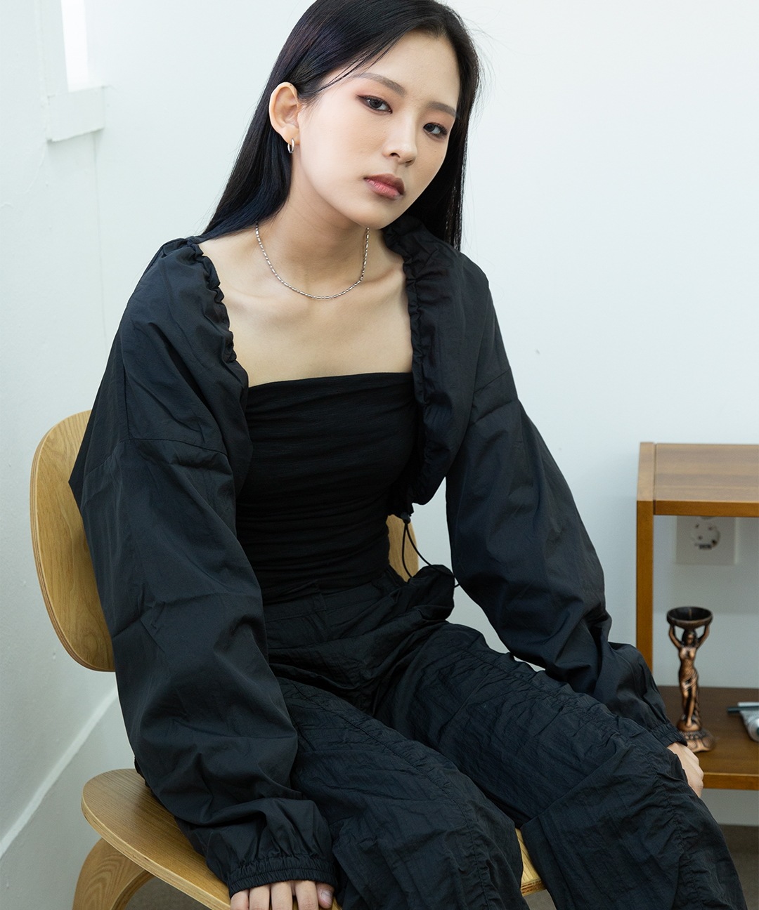 シャーリング ナイロン ボレロ (2color) 4,687円