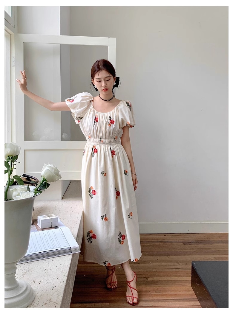 夏 フレンチ スタイル パフスリーブ プリーツ ラウンドネック スリム フィット ユニーク 花刺繍 スカート 個性的 ワンピース ロング ロング丈 袖あり 半袖 ボリューム袖 パフスリーブ