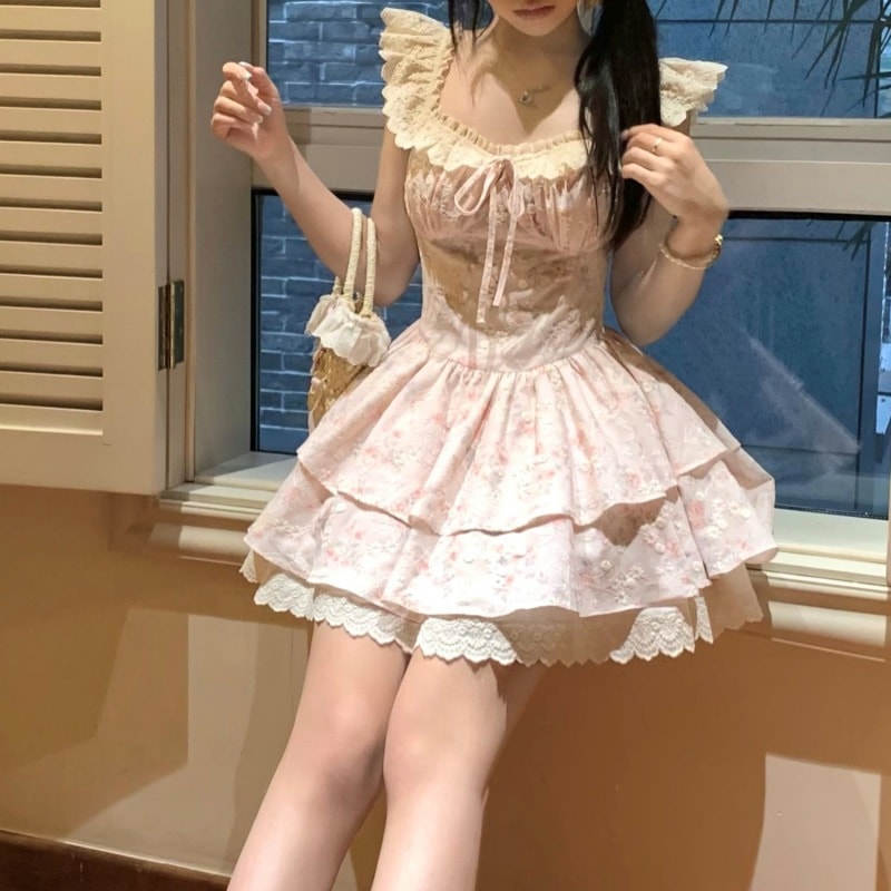 甘い小さなフライングスリーブ優しい花柄スリムなウエストスリミングとスクエアネックのショートドレス