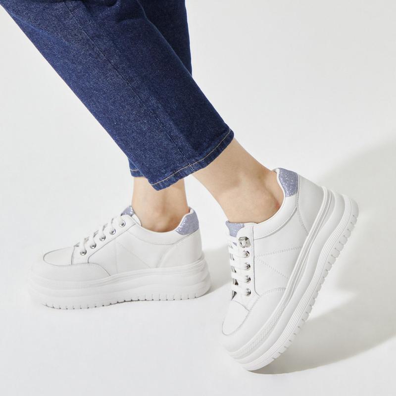 M. ティアラ 本革 シークレットヒール スニーカー ブルー 516623303AC