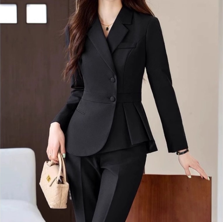 レディース パンツ スーツ 9分丈 長袖 タイト スリム 細身 ストレート Iライン ウエストマーク ボタン きれいめ シンプル 上品 おしゃれ かっこいい クール モード系 エレガント モダン