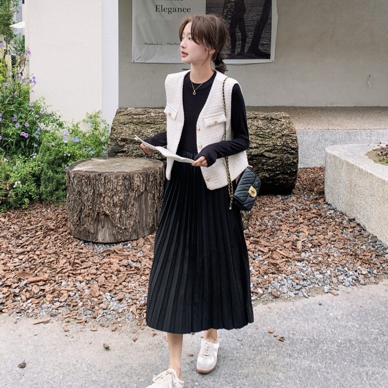 ウエストコートブラックワンピースセット秋2024新しいフレンチテンペラメントプリーツスカートツーピース