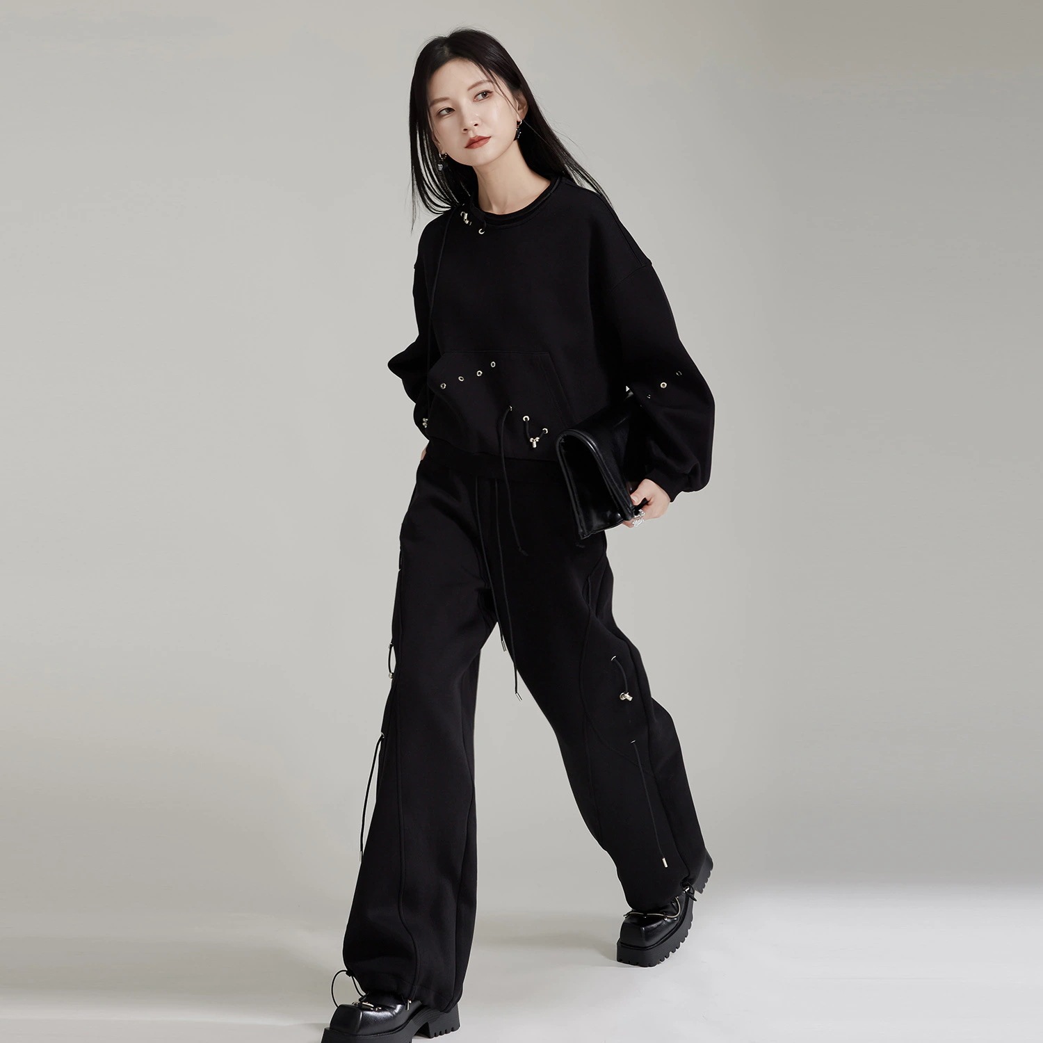 【J.Fashion】 202今週の割引は 25% オフです4秋新品 上下セット スウェット セットアップ 巾着 個性的なデザイン 関連商品は店で購入可能 メガ割