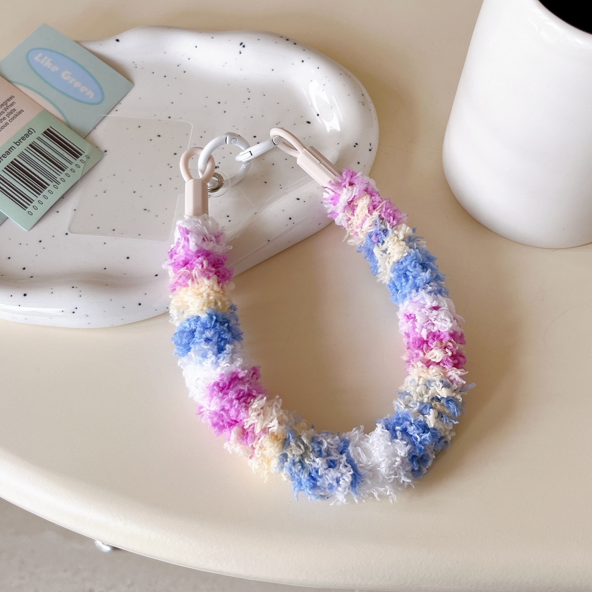 【デザインがきれいでユニーク】携帯電話ストラップラニード冬の短いふわふわしたブレスレットリストバンドシェルアンチロストファッションカラフルなふわふわハンディングチェーンキーの頑丈 22222