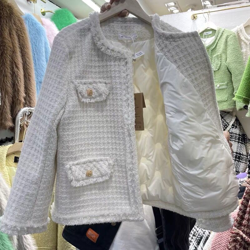 洗練された合わせやすい小香風の保温ダウンジャケット