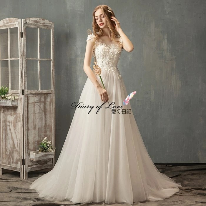 ウェディングドレス Aラインドレス　大きいサイズ　ウェディング　花柄エンパイアドレス　二次会　結婚式ドレス　エンパイア　トレーン付き　ベアトップ結婚式/二次会/忘年会/披露宴　ドレス ウェディングドレ