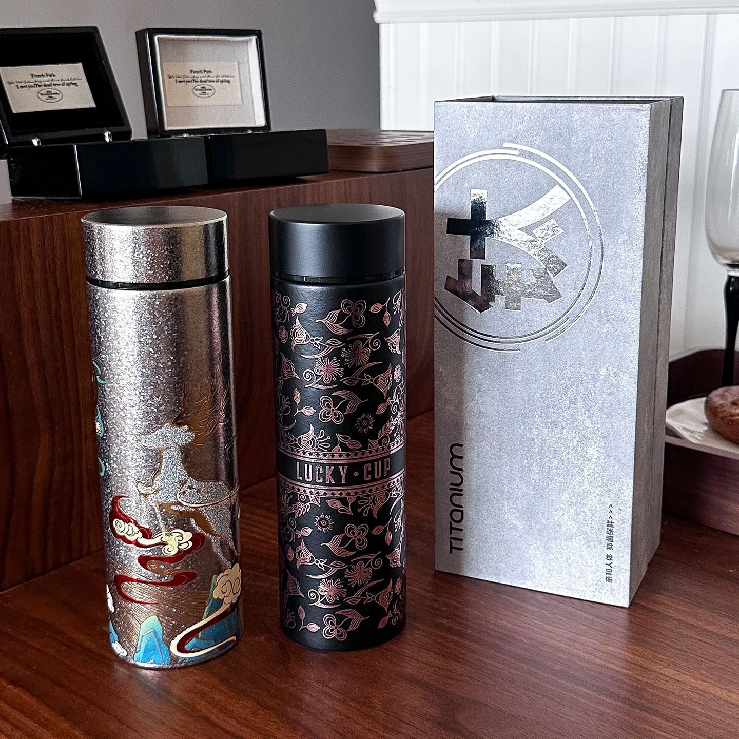 純チタン断熱ウォーターボトル男性向けの高級ビジネスギフトボックスフィルターティーカップ車用ウォーターボトルギフト付き