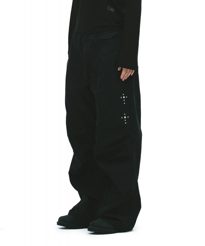 STUD PARACHUTE PANTS [BLACK]