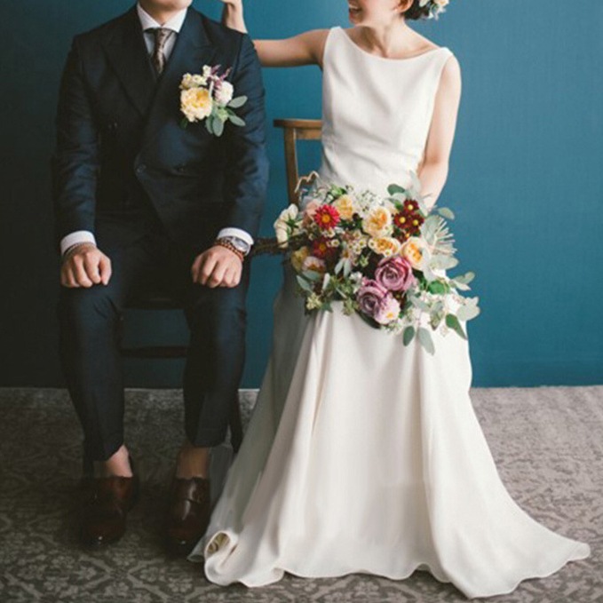 在庫限りウエディングドレス 結婚式ドレス ノースリーブ Vネック 結婚式ドレス トレーン Aライン 前撮り 後撮り 結婚式 ファスナー