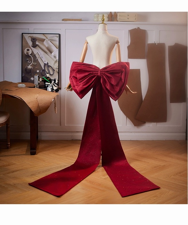 ふっくら柔らかなバックリボン ワインレッド 光沢サテン キラキラ 前撮り