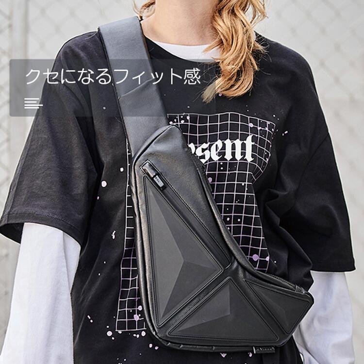 ボディバッグ 多機能 PVC素材 大容量 USBポート付き 7つポケット 3Dデザイン スリム 防水防汚 耐衝撃 アウトドア サイクリング スタイリッシュ