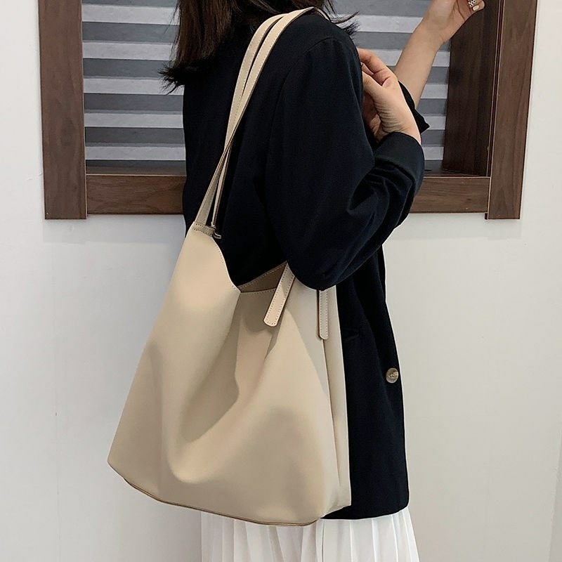 バッグ バック カバン かばん 鞄 レディースバッグ レディースバック ショルダーバッグ ショルダーバック 肩がけバック 肩掛けバック 便利 スクエア型 四角 個性的 ブラック ベージュ