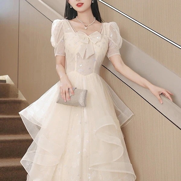 [現品/新品]ドレスシャンパンゴールド ウェディング プリンセスフォーマル同窓会発表会プリンセスウェディングパーティー結婚式演奏会お呼ばれ