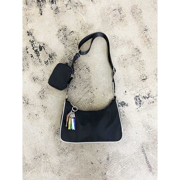 cheek square shoulder C24001-15 ブラック ショルダーバッグ