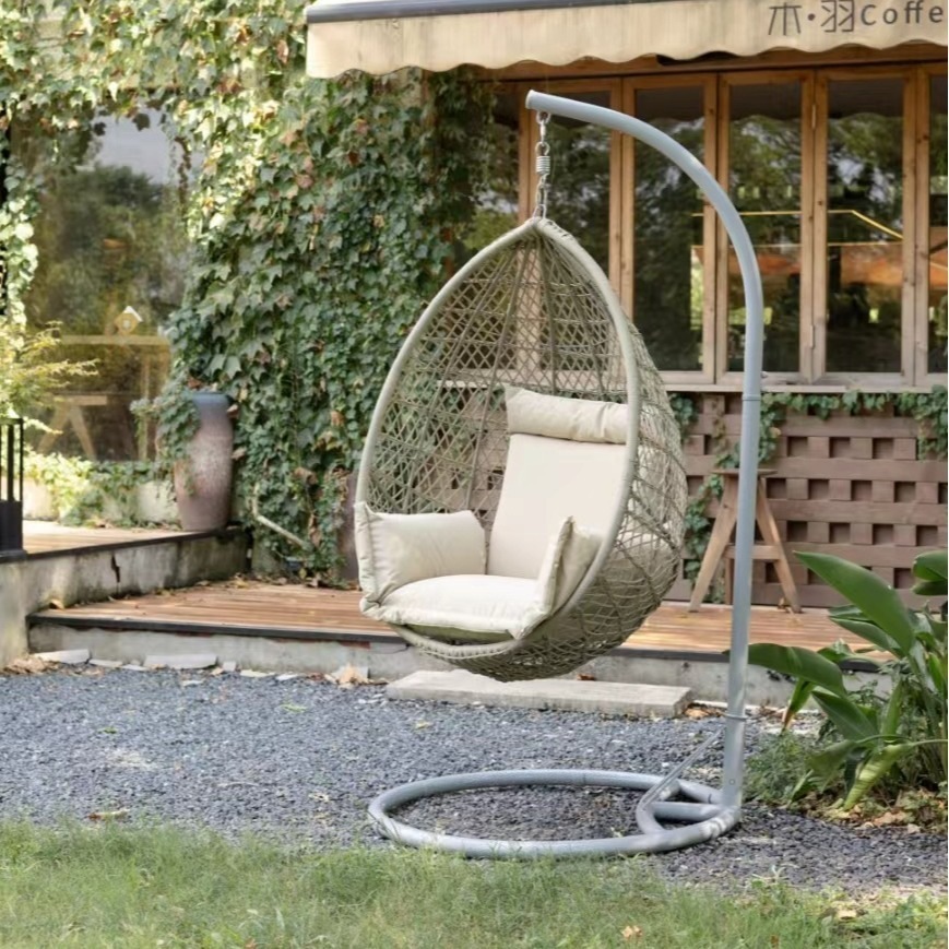 ハンギングチェア屋外ブランコ中庭バルコニーハンギングバスケット鉄フレーム屋内寮B＆B怠惰な折りたたみPEの藤のハンギングバスケット