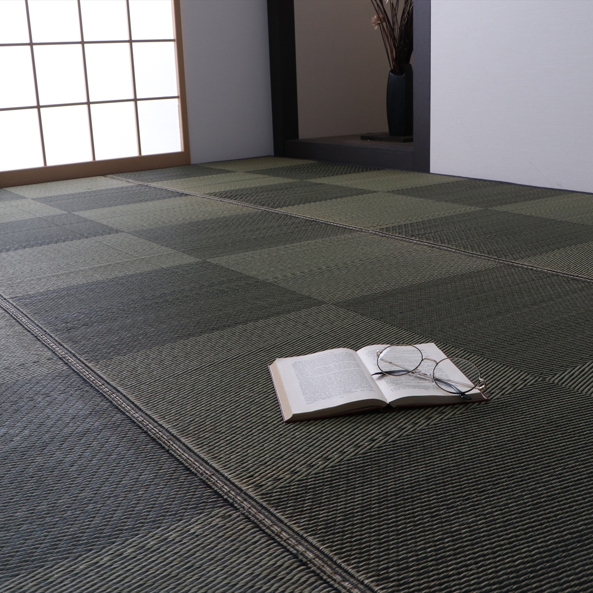 【I】【代引不可】イケヒコ 国産い草 上敷き DXノア ブラック 174×174cm(江戸間2畳) 和モダン 抗菌防臭 ラグ カーペット 4130100【北海道・沖縄・離島不可】cm　裏貼りなし 上敷