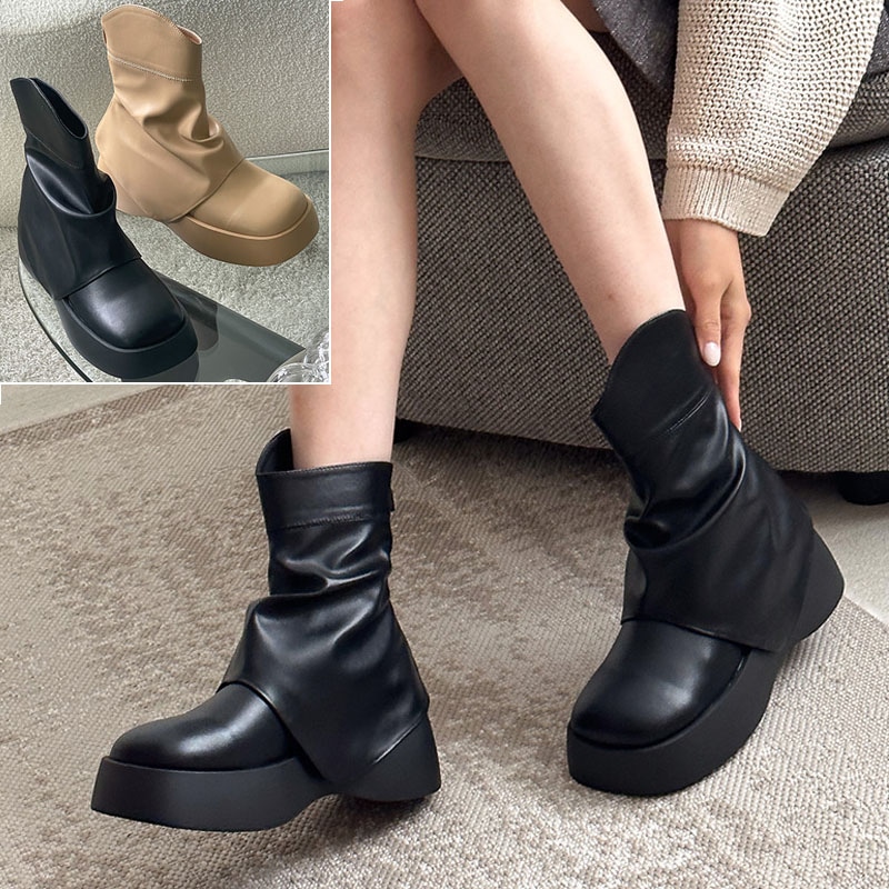 2color バックファスナー付きで履き脱ぎ楽ちん ユニークな レッグウォーマー風．フレア 厚底．プラットフォーム デイリーショートブーツ