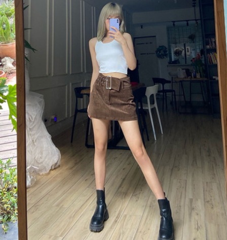 ミニ丈コーデュロイスカート スカート ボトムス ミニ ミニ丈 タイト 細身 ストレート 綿 爽やか 大人スタイル かわいい 大人可愛い きれいめ シンプル カジュアル 大人 上品 おしゃれ かっこいい