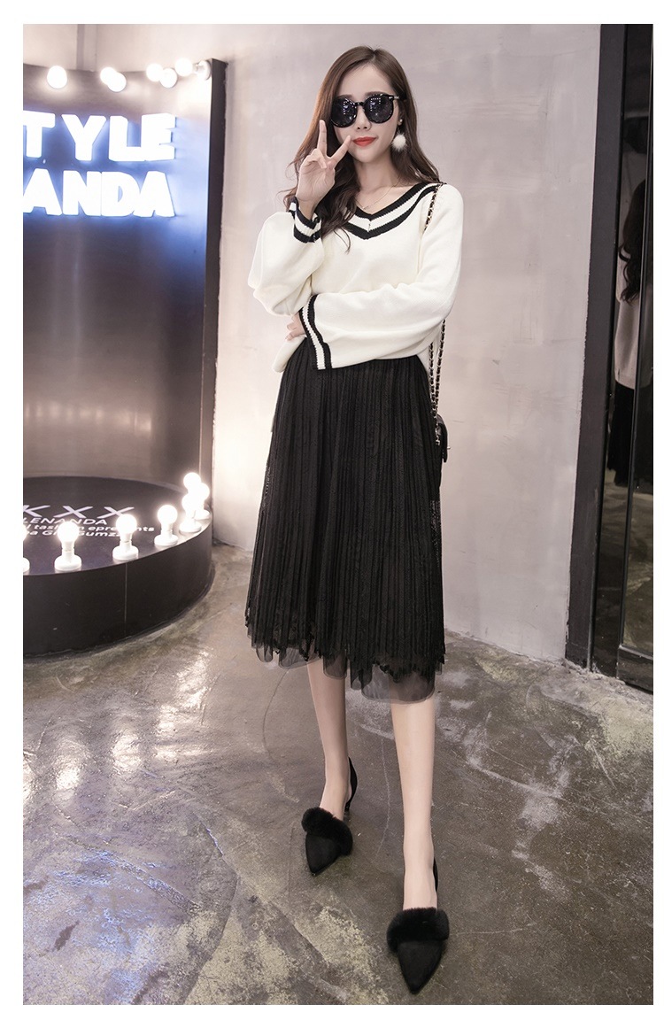 3113.花柄刺繍プリーツチュールスカート（ブラック）